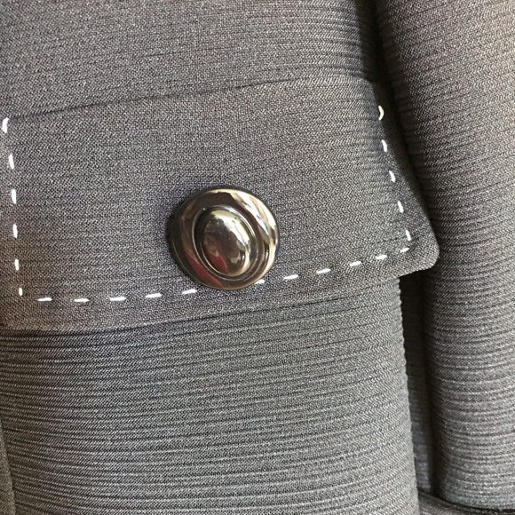 Tahari Arthur S Levine Black Blazer Sz 4P - Picture 5 of 6